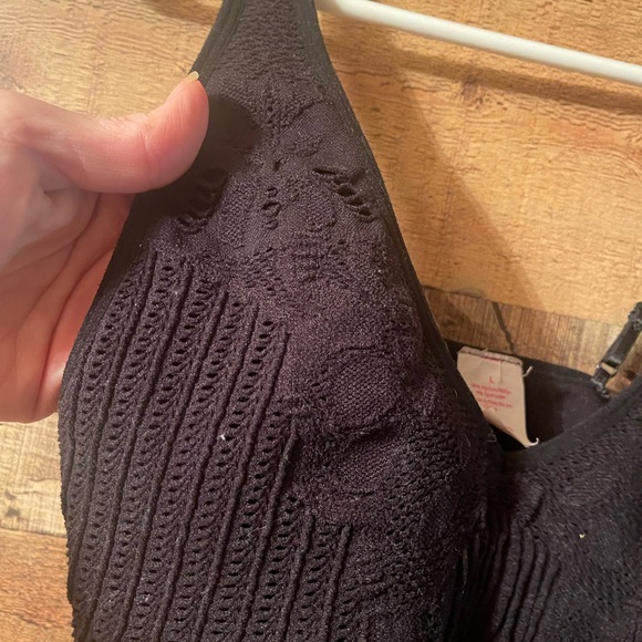 Beautiful black halter top - Picture 3 of 5